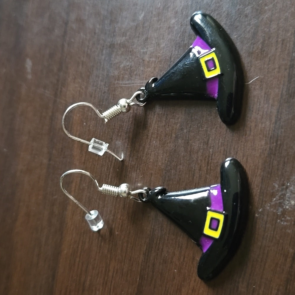 NIP Purple an Black Witch earrings